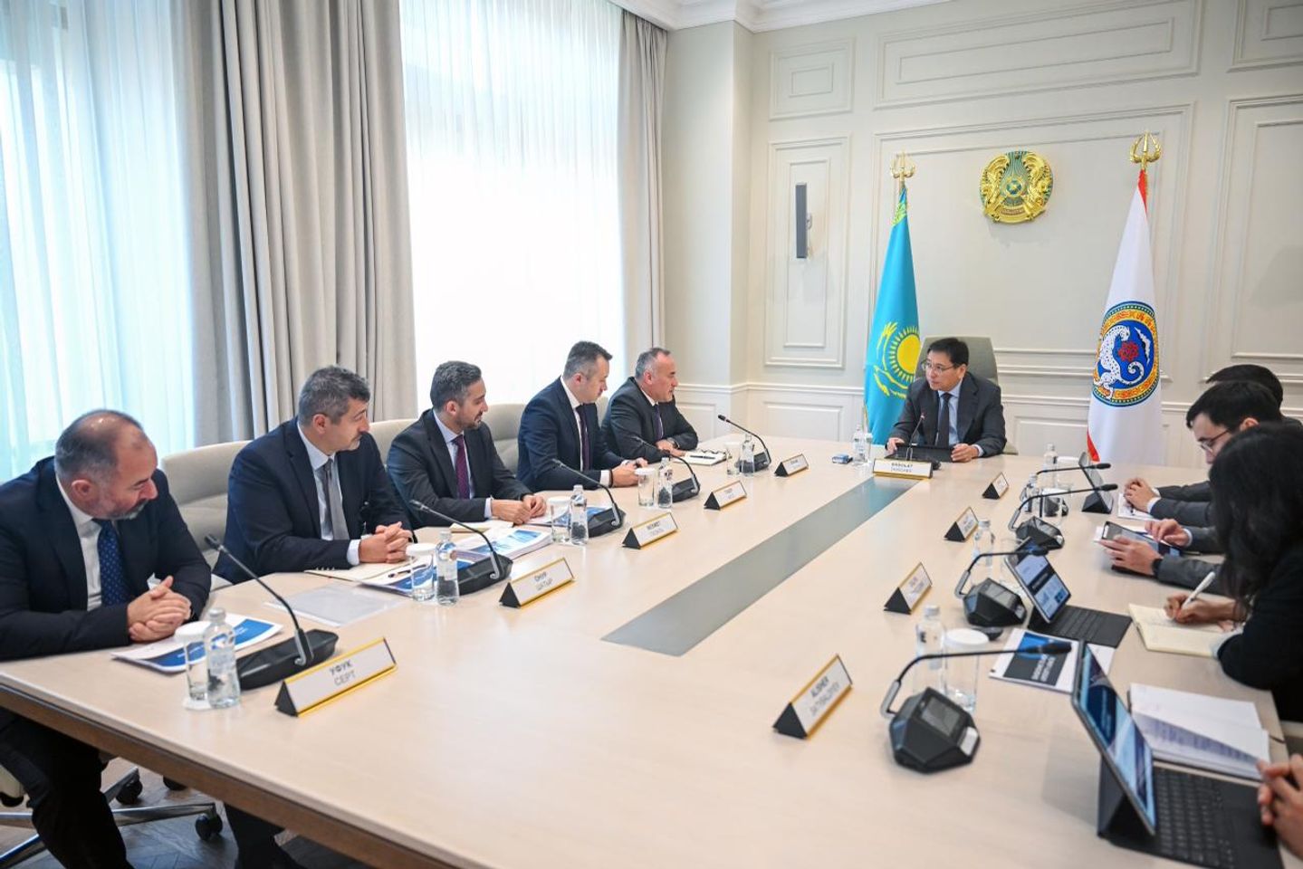 В аэропорту Алматы планируют построить многоэтажную парковку на 1000 мест 3412599 — Kapital.kz 