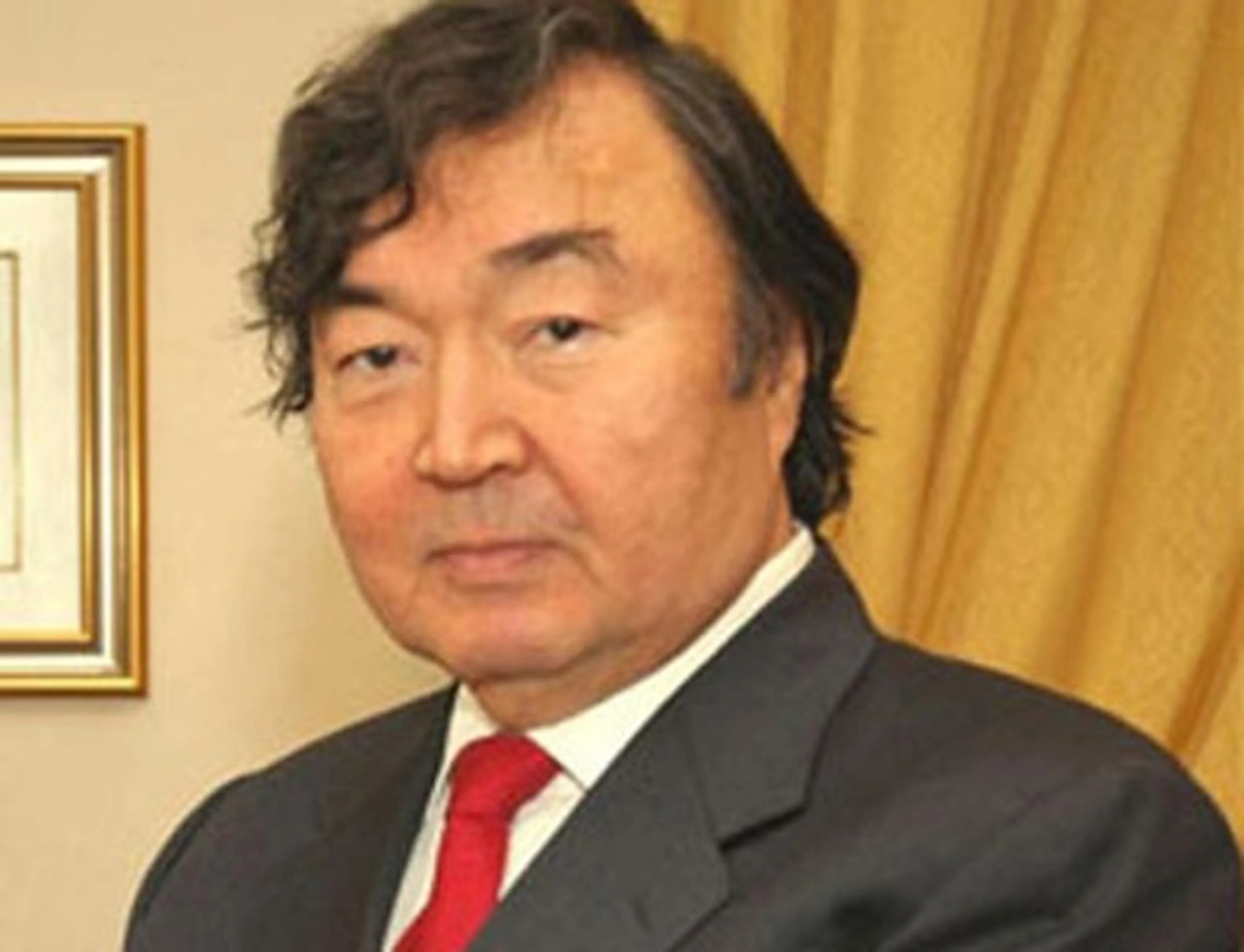 Капитал - Олжас Сулейменов «перелоббировал» Пан Ги Муна