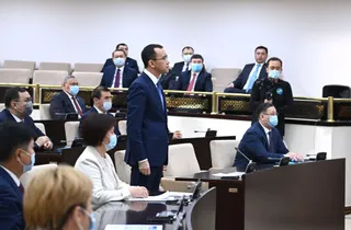Капитал - Маулен Ашимбаев вновь избран спикером сената