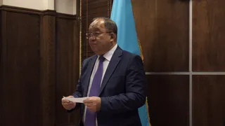 Капитал - Толеутай Рахимбеков сдал экзамен на знание казахского языка в ЦИК