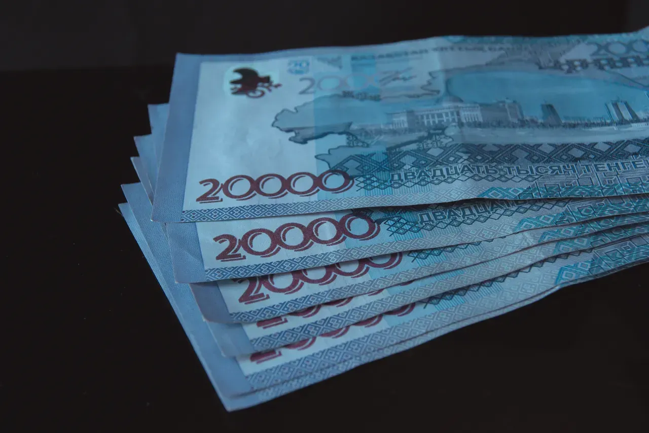 Кому в Казахстане предлагают зарплаты в размере 3,6 млн тенге
