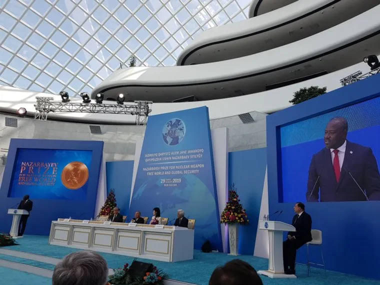 Капитал - Юкия Амано и Лассина Зербо получили премию от Казахстана