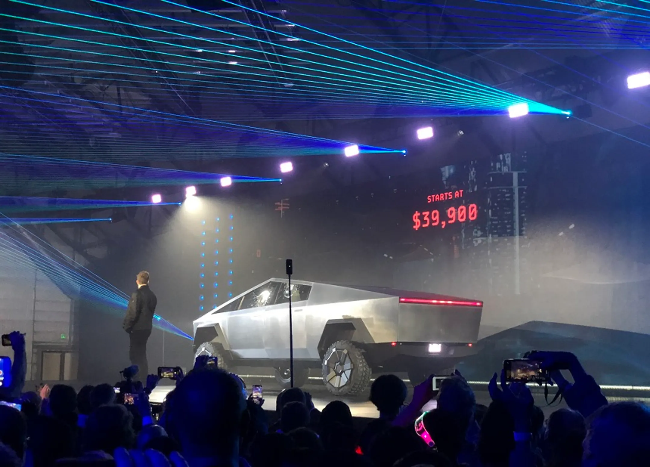 Tesla представила электрический пикап за $39,9 тысячи - Image Kapital.kz