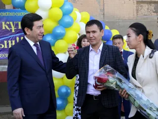 Капитал - В Балхаше вручены ключи от квартир 18 врачам