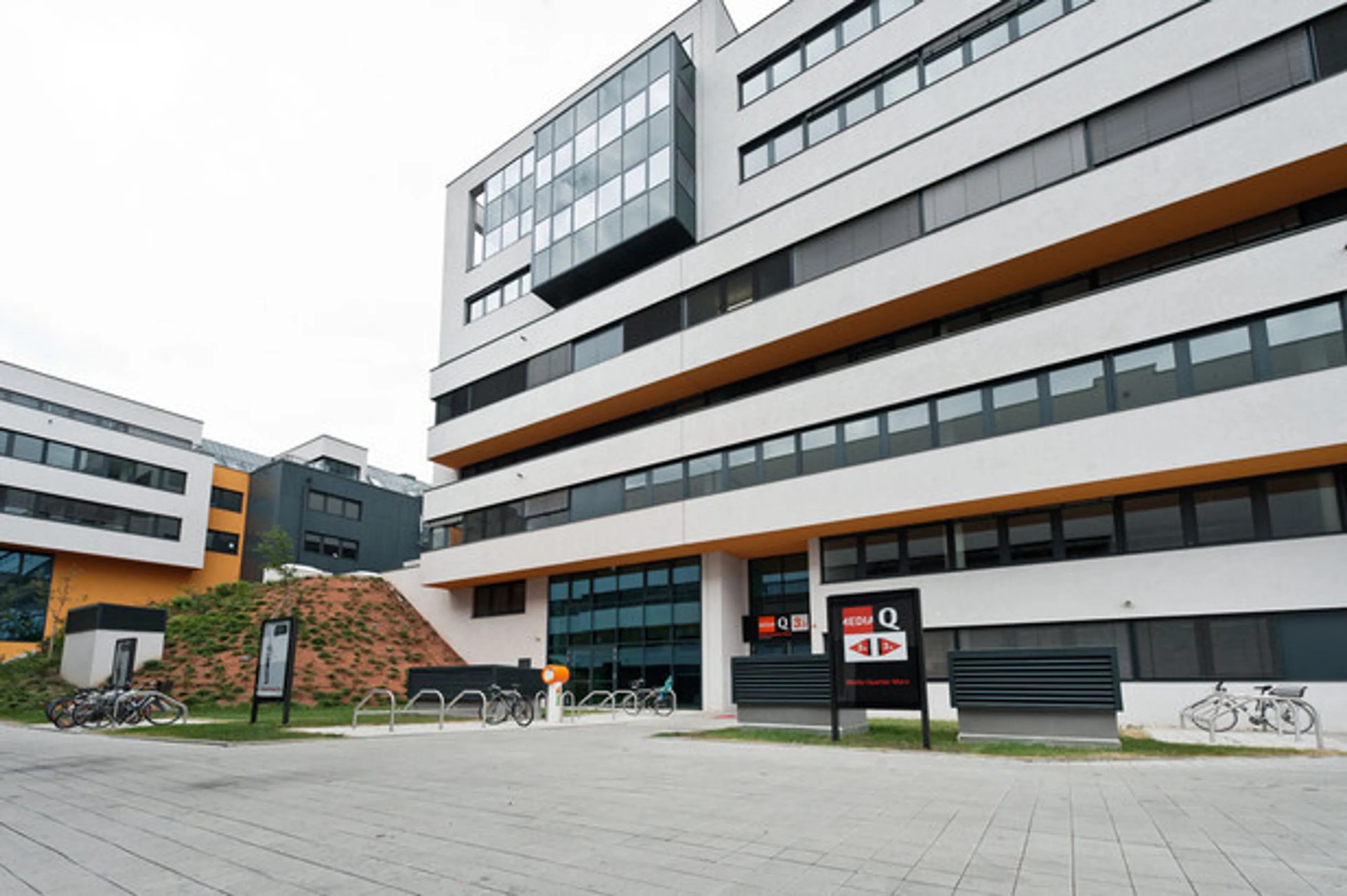 Капитал - В Вене продолжается продажа бизнес-центра Рахата Алиева