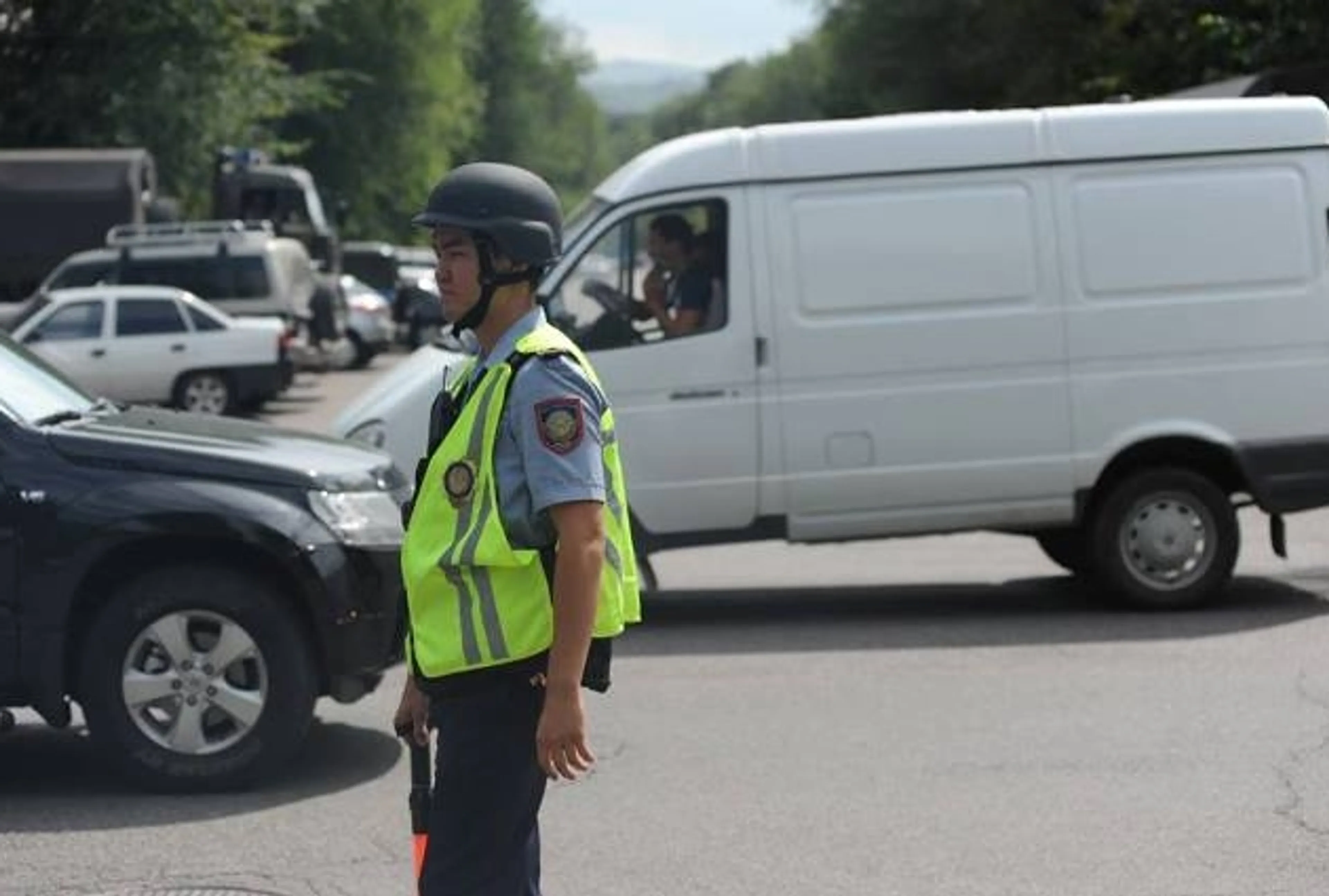 Капитал - Неизвестные напали на отделение банка в Алматы