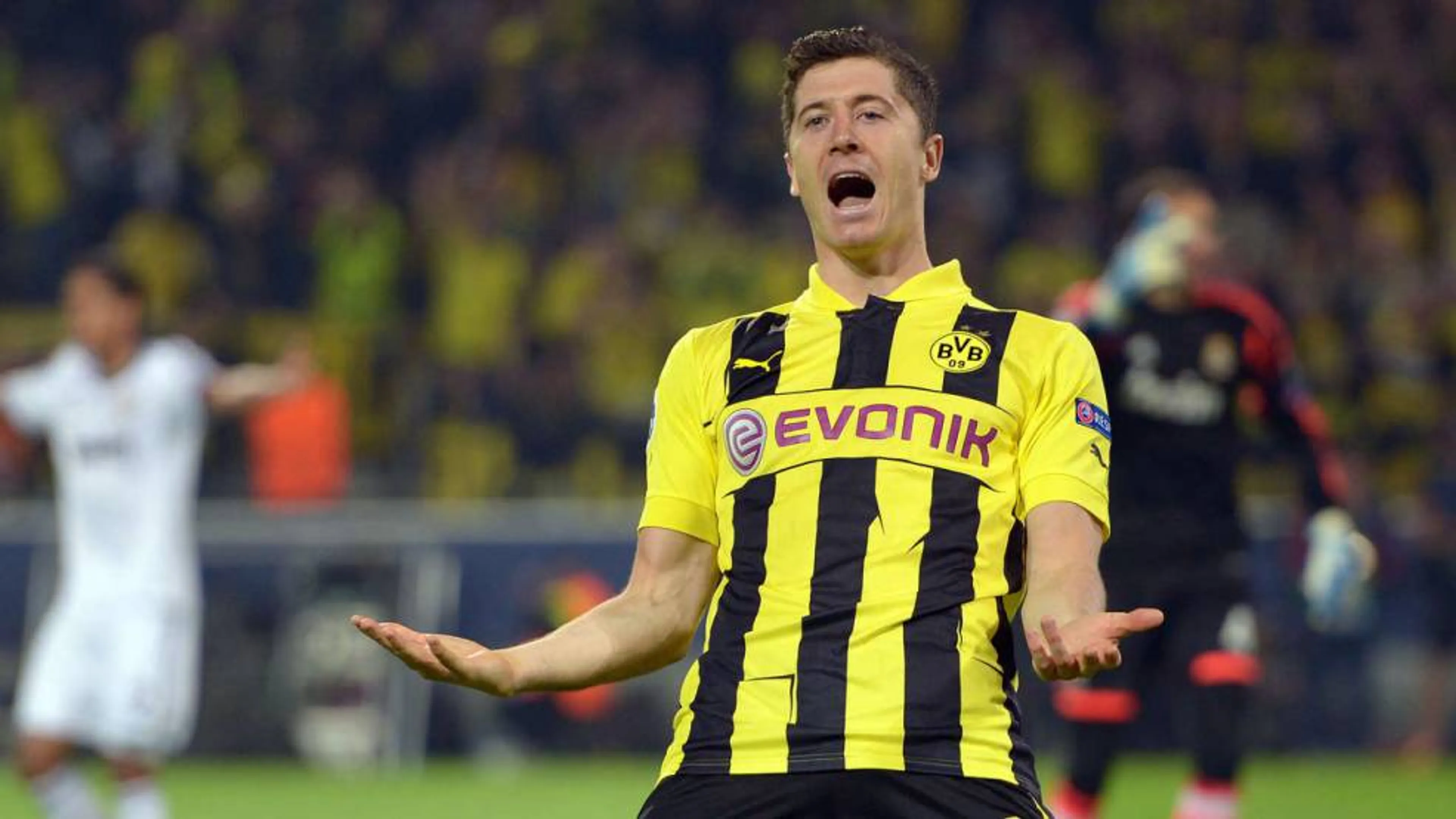 Капитал - «Зенит» готов заплатить 70 млн евро за Левандовского и Суботича