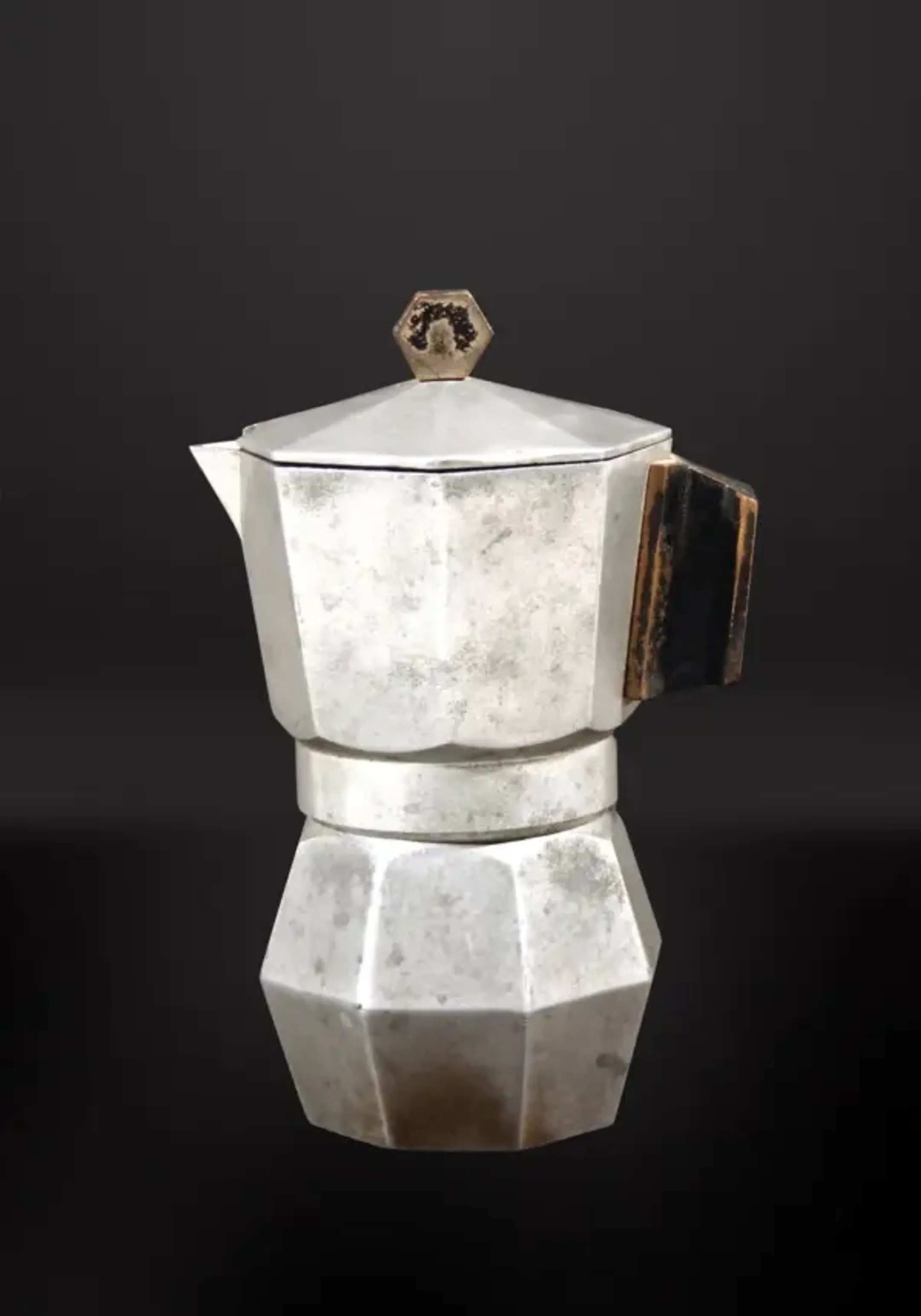 Кофеварка Moka Express 1933 года