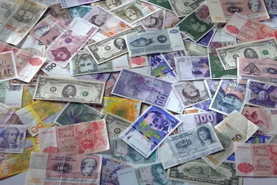 Центробанки будут обмениваться валютами