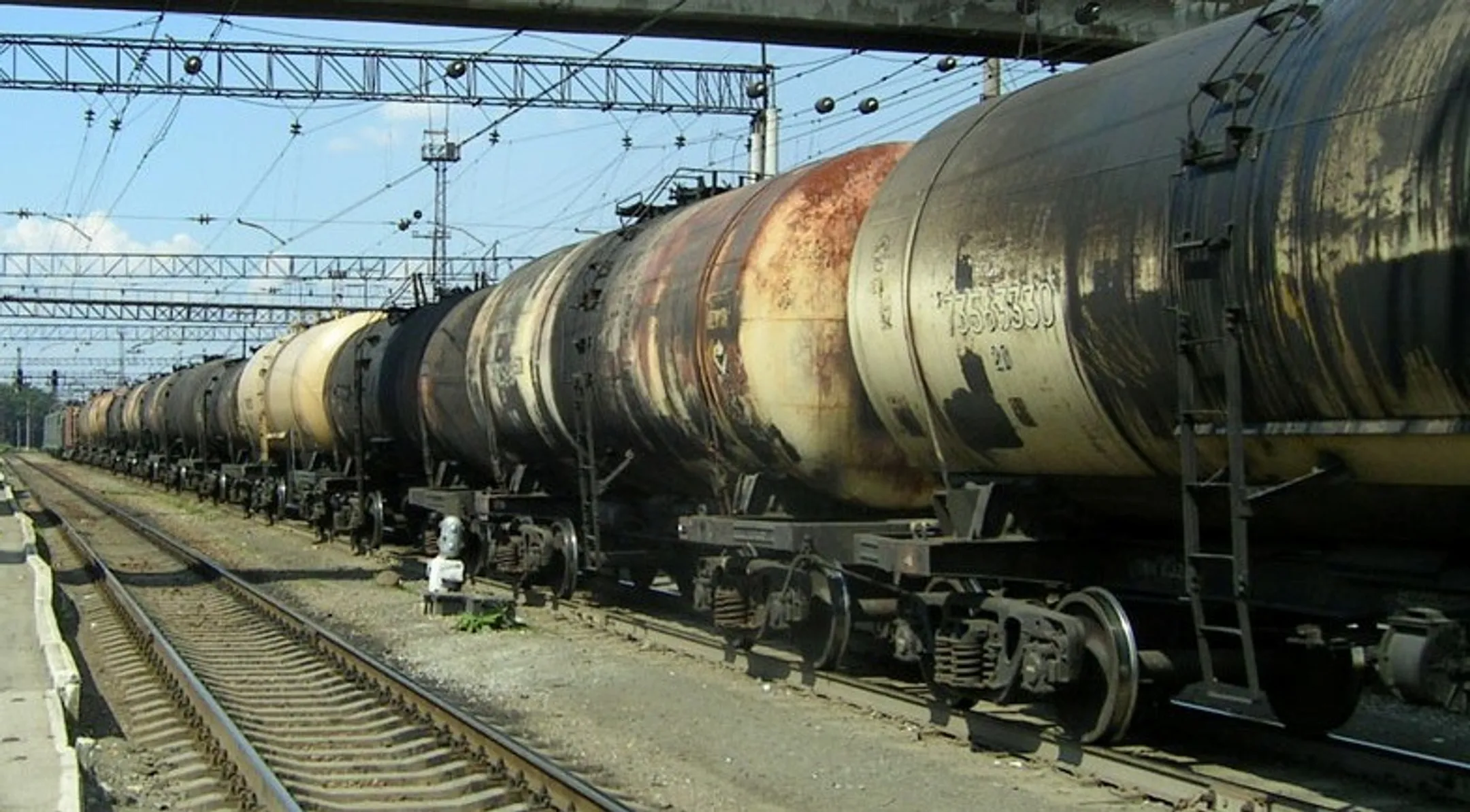 Таможенник помогал нелегально вывозить нефть - Image Kapital.kz