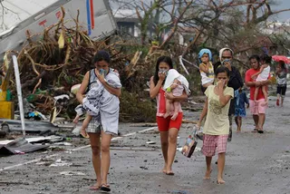 Капитал - Жертвами тайфуна Хаян стали 1 833 человека