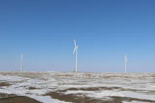 Капитал - На берегу Каспийского моря строят ветряную электростанцию