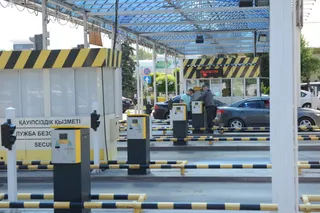 Капитал - В аэропорту Алматы меняются правила въезда автомобилей