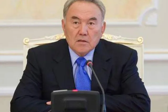 Назарбаев недоволен разбитыми дорогами в ЗКО