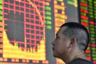 На 8% обвалился индекс китайской биржи