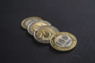 Капитал - Тенге начал неделю в «красной» зоне