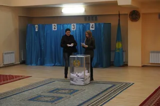 Капитал - Международные наблюдатели: Демократичность и досадные несоответствия