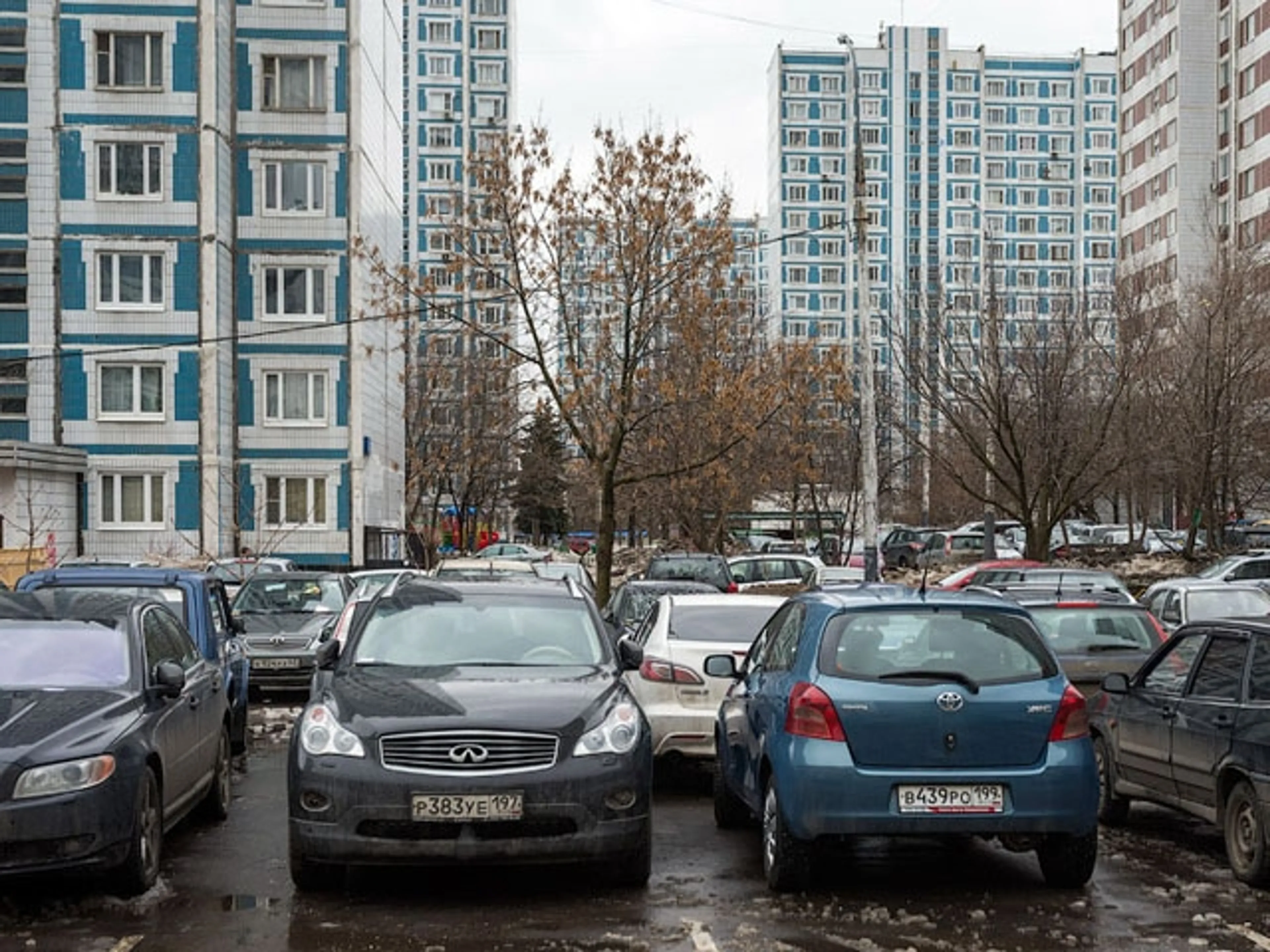 Капитал - В Москве отучат горожан парковаться во дворах