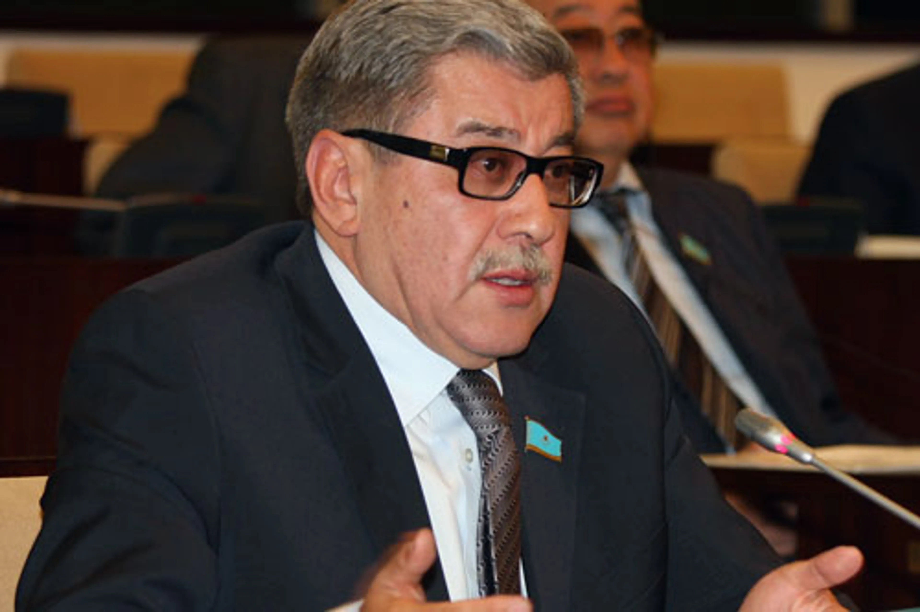 Капитал - Гани Касымов голосовал против пенсионной реформы