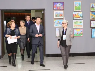 Капитал - Аким Астаны поручил решить проблему переполненности школ