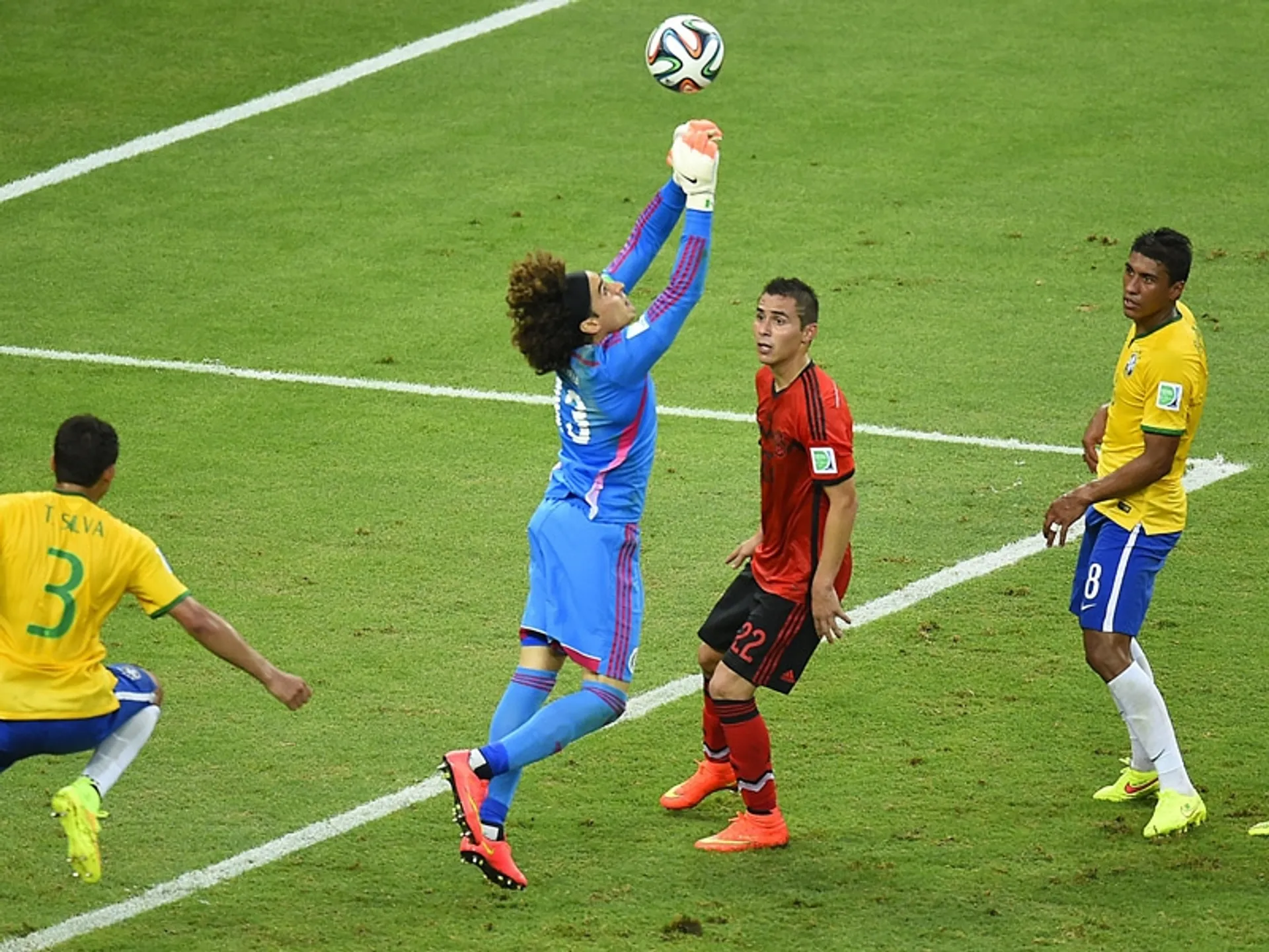 Капитал - Сборная Бразилии не смогла справиться с командой Мексики