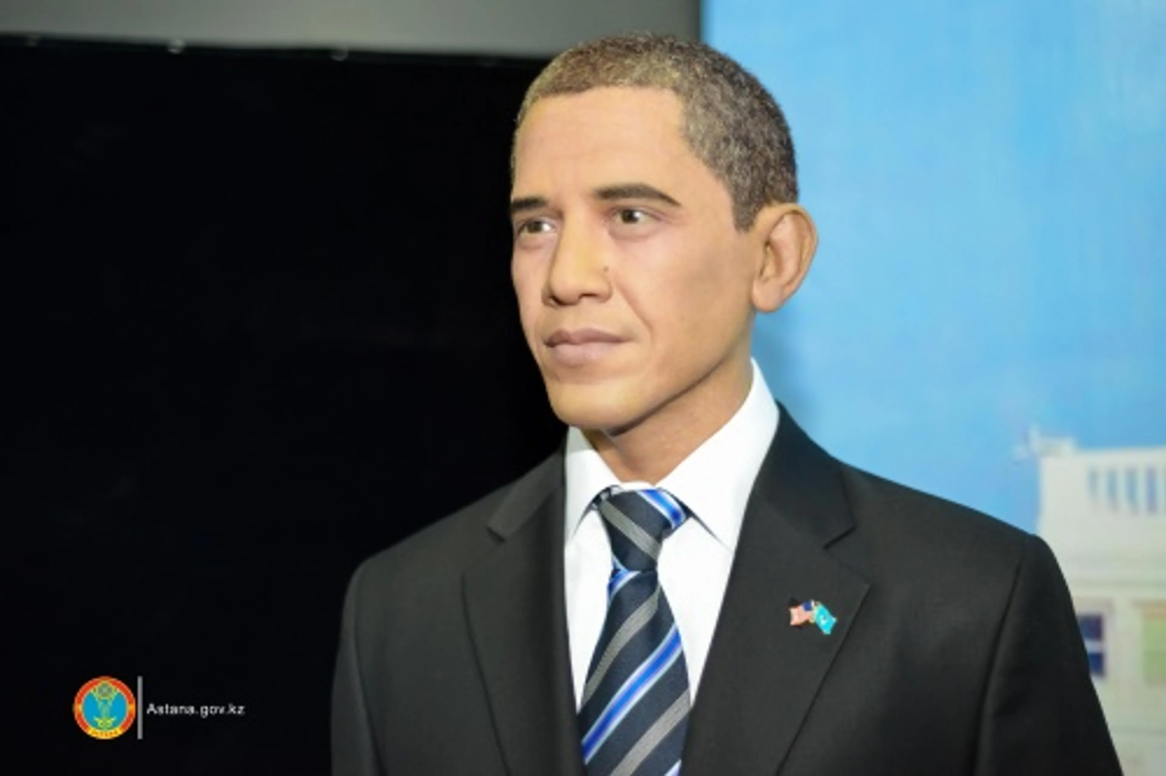 Капитал - Восковые президенты представлены в Астане