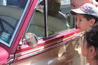 В Алматы прошла выставка ретро-автомобилей