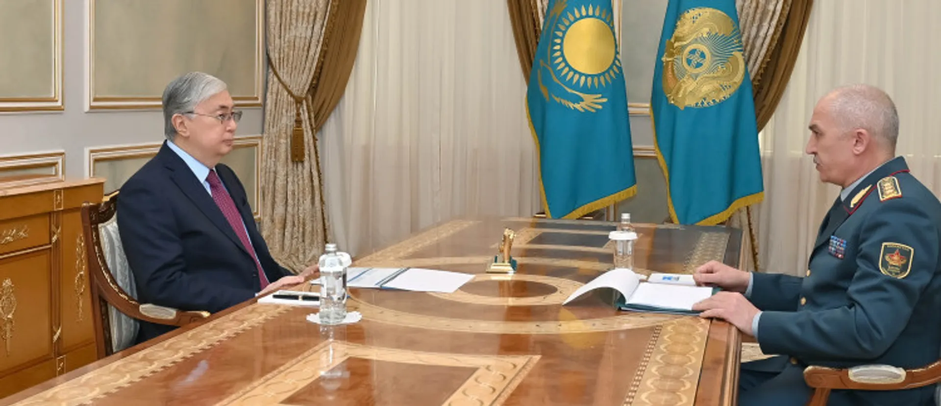 Капитал - Президент принял министра обороны Руслана Жаксылыкова