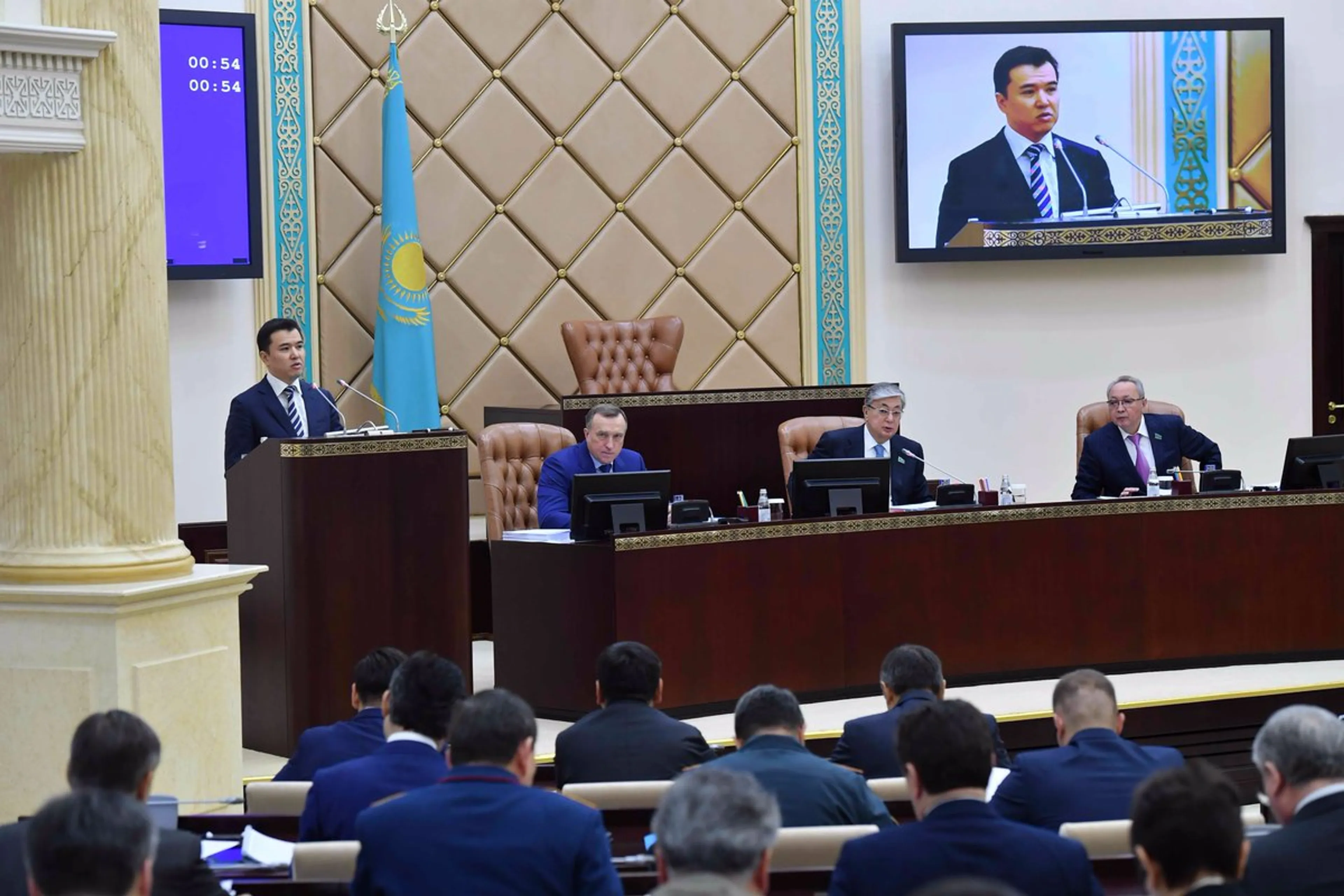 Капитал - Парламент принял поправки в республиканский бюджет на 2017−2019 годы