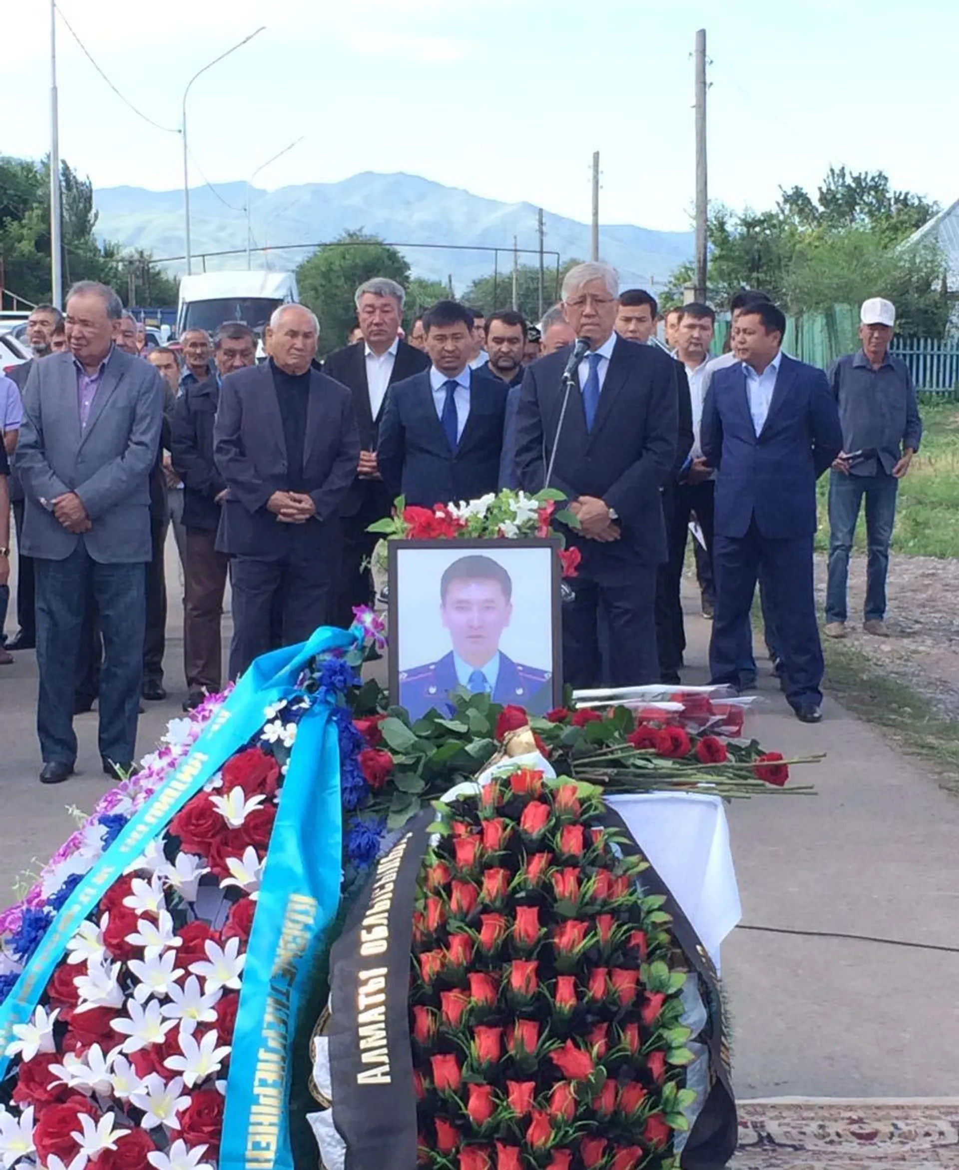 Капитал - Семьи двух погибших полицейских получили квартиры