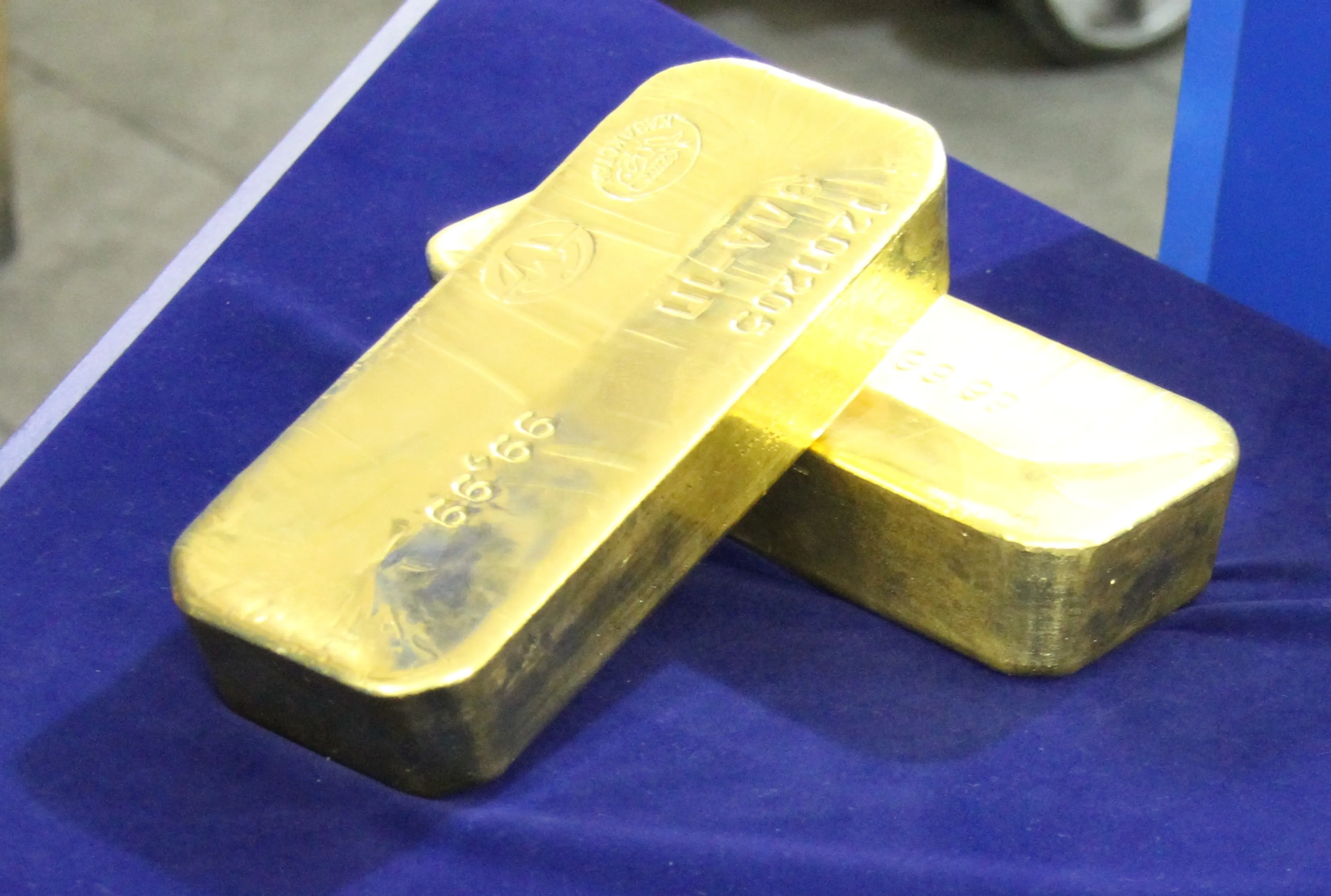 Капитал - Курсы валют повлияли на стоимость золота