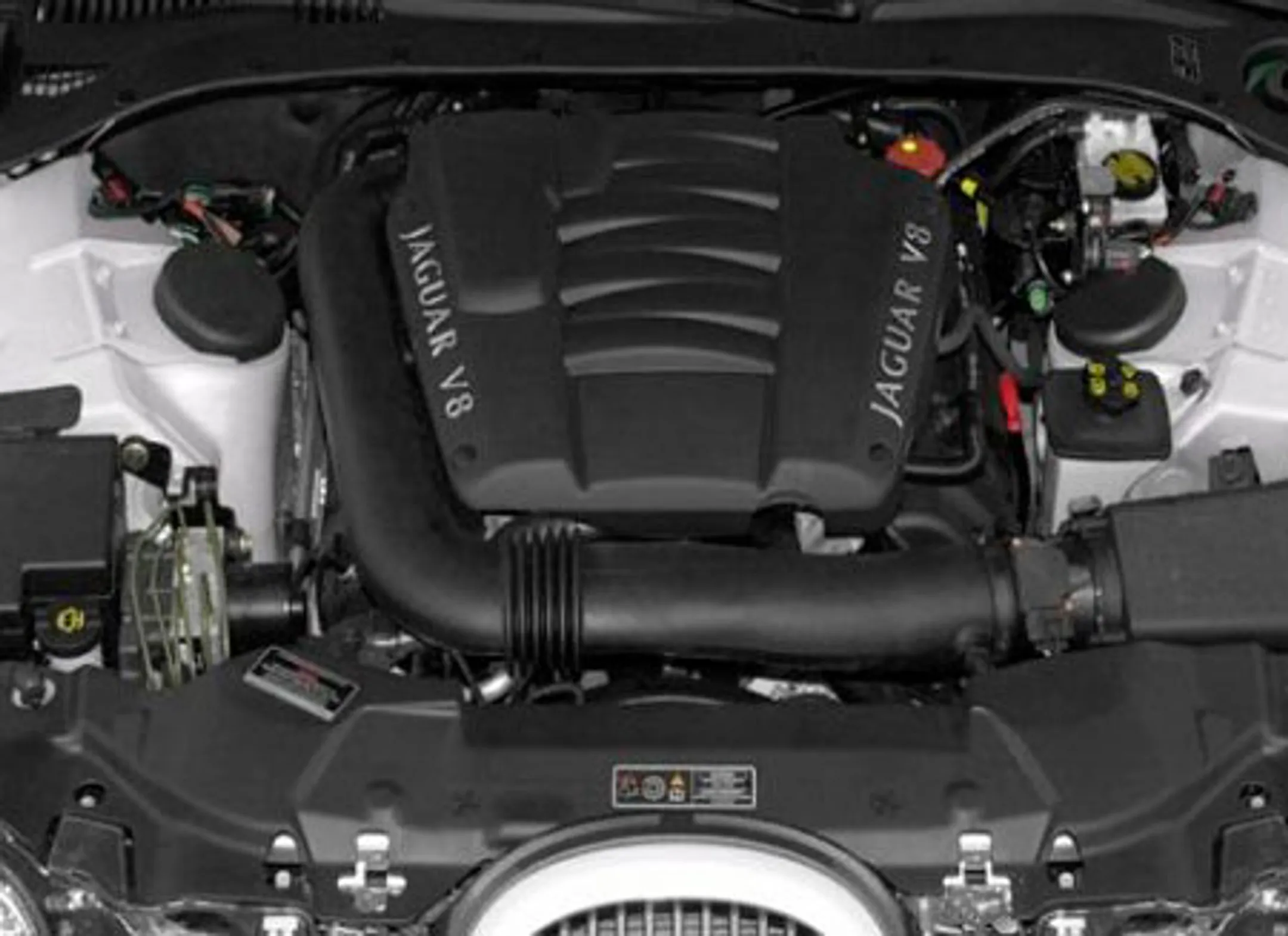 Jaguar урежет цилиндры - Image Kapital.kz