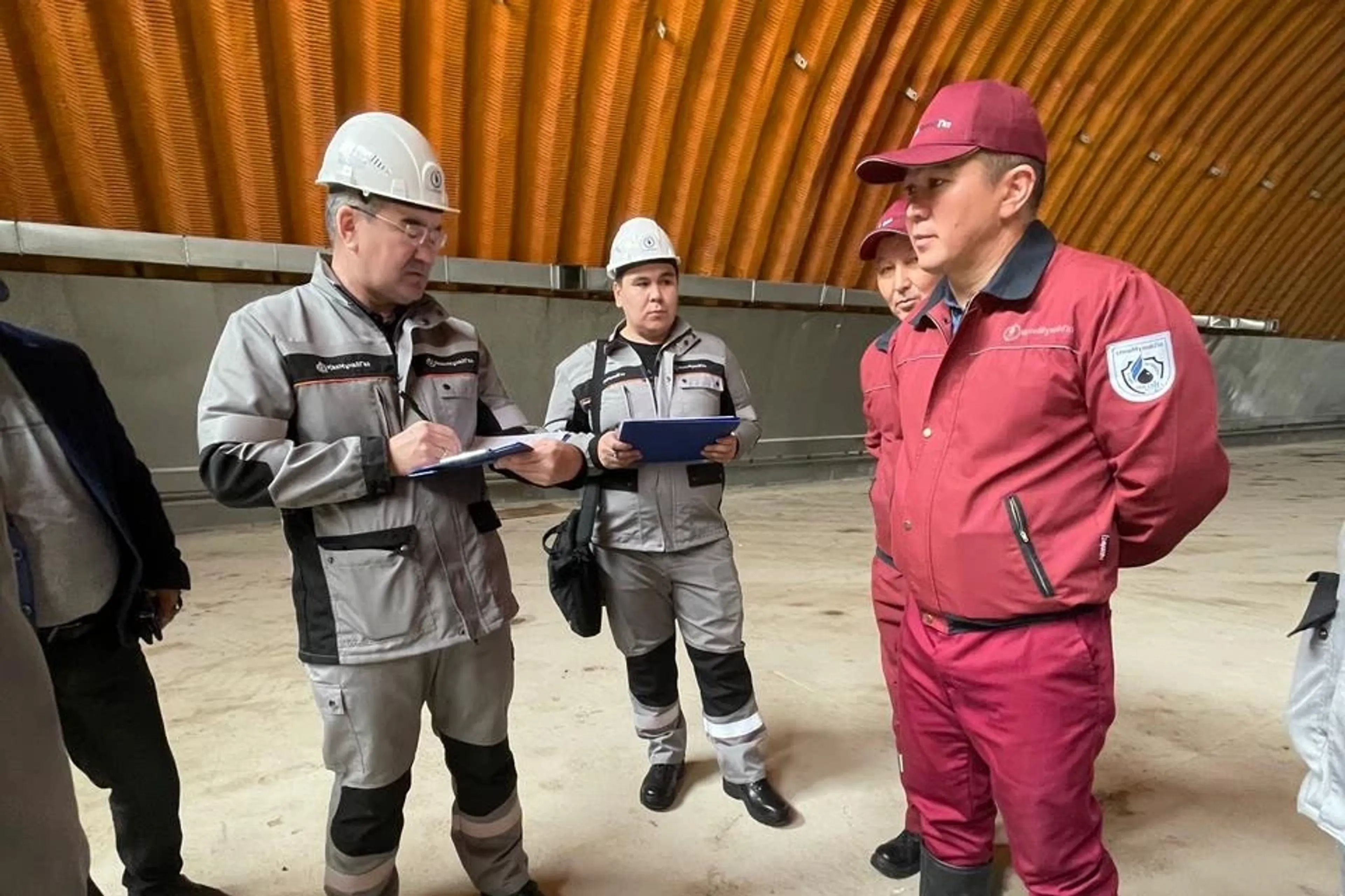 Капитал - Участники специальной рабочей группы встретились с работниками «Озенмунайгаза»