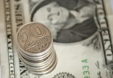 Тенге чувствует себя все увереннее