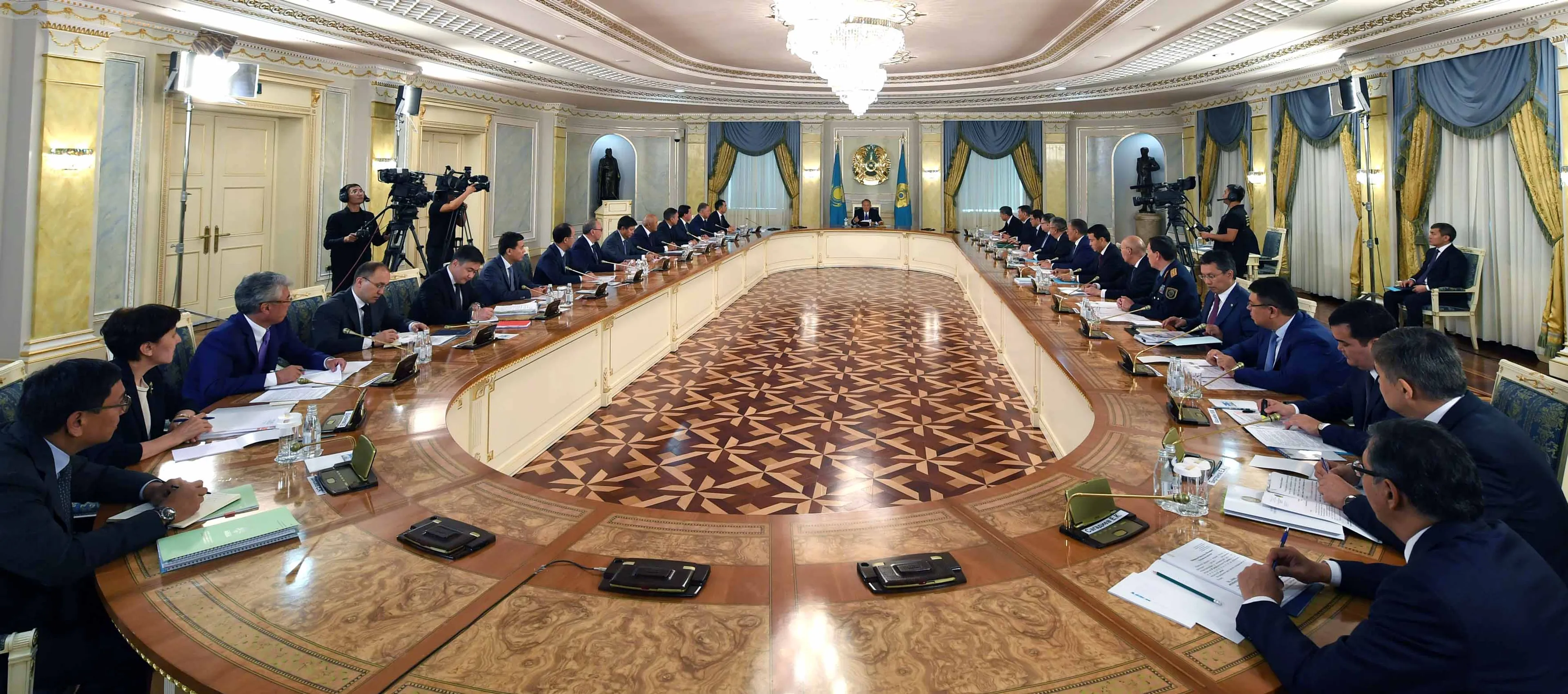 Капитал - Нурсултан Назарбаев: Прошло полгода, где результаты?