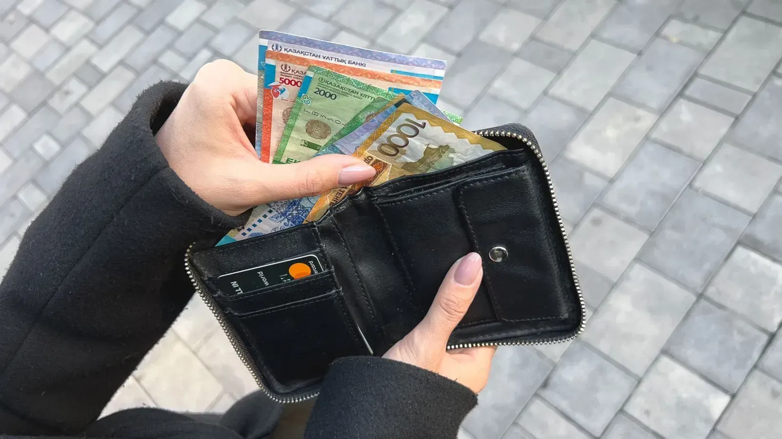 Когда будут рассматривать вопрос повышения минимальной заработной платы  