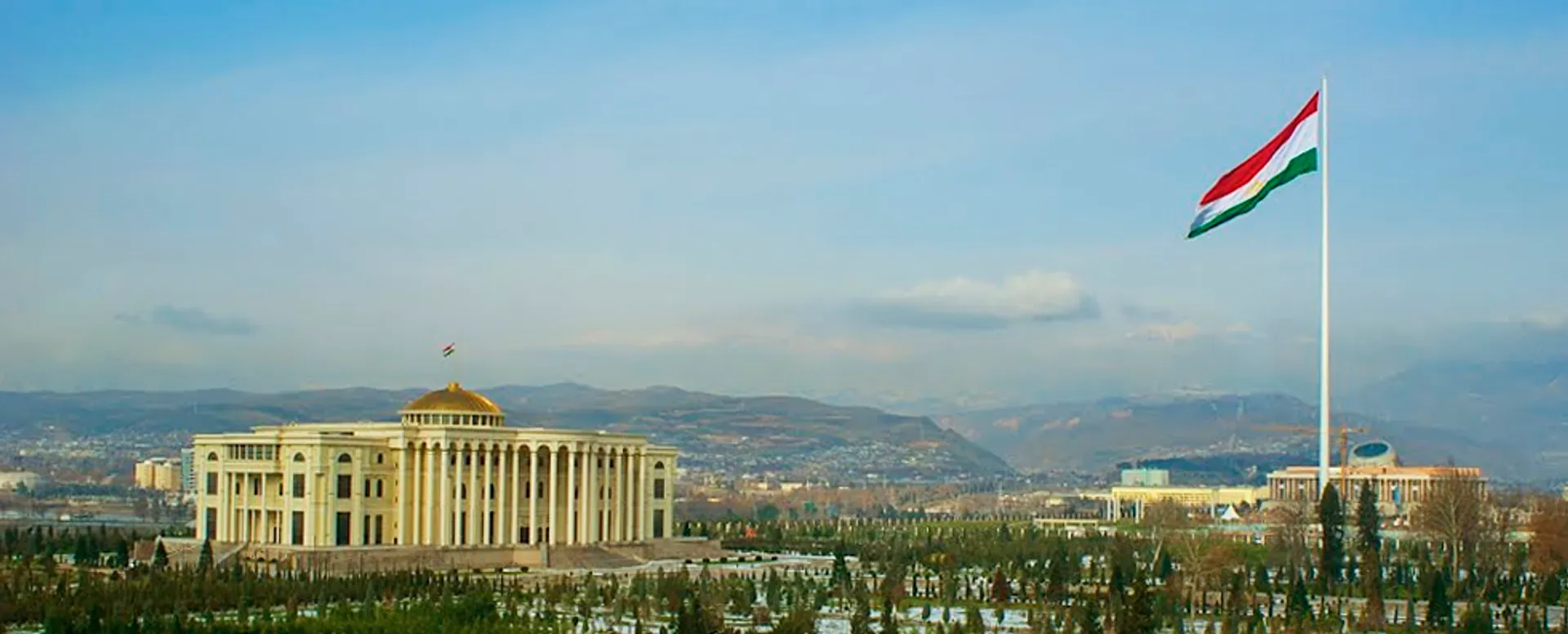 Капитал - В Таджикистане закроют все обменные пункты