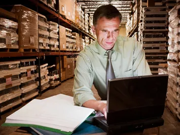 Логистики хотят получать свыше 500 тыс. тенге в месяц