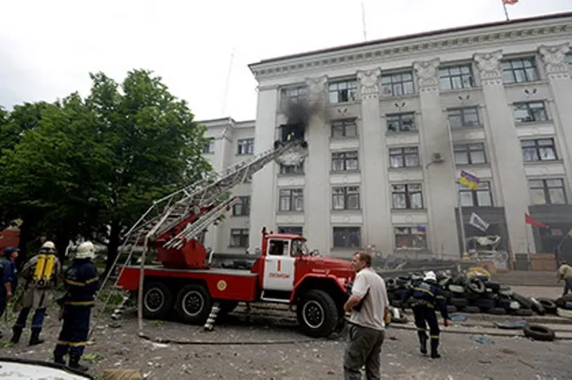 Украина бомбит Луганск