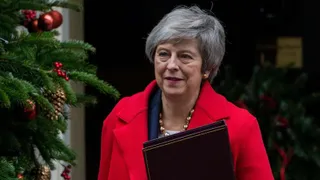 Капитал - Тереза Мэй осталась премьер-министром Великобритании