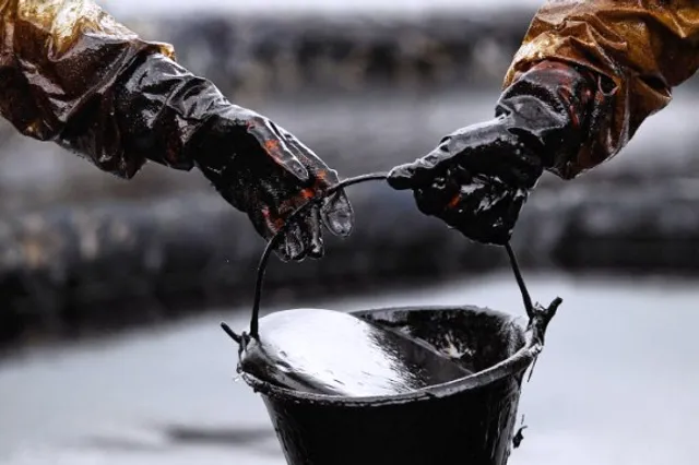 Нефтедобывающие компании не торопятся увеличивать инвестиции