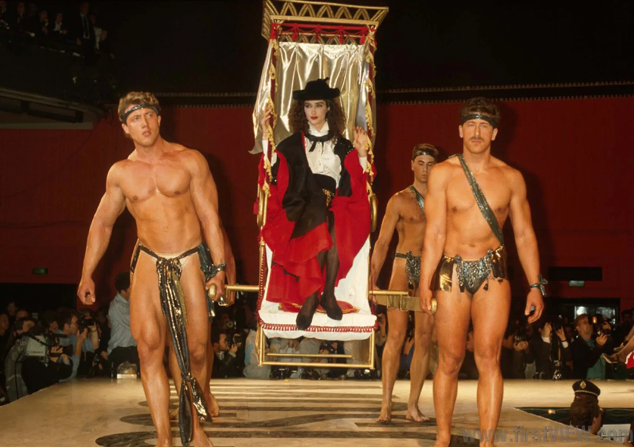 Ломая устои моды, Франко Москино подчинил ее себе - Image Kapital.kz