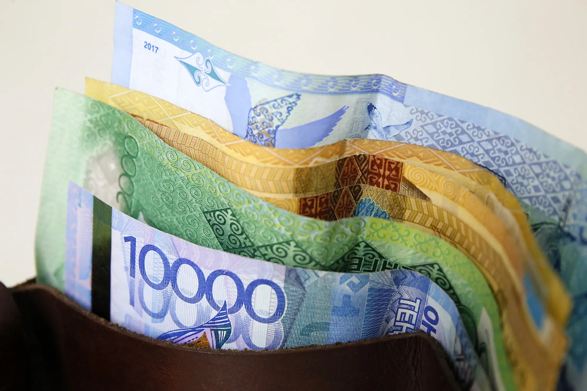 Финпирамида «Елим-Ай» работала в 12 регионах Казахстана