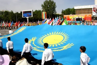 В мае у казахстанцев будет семь выходных дней