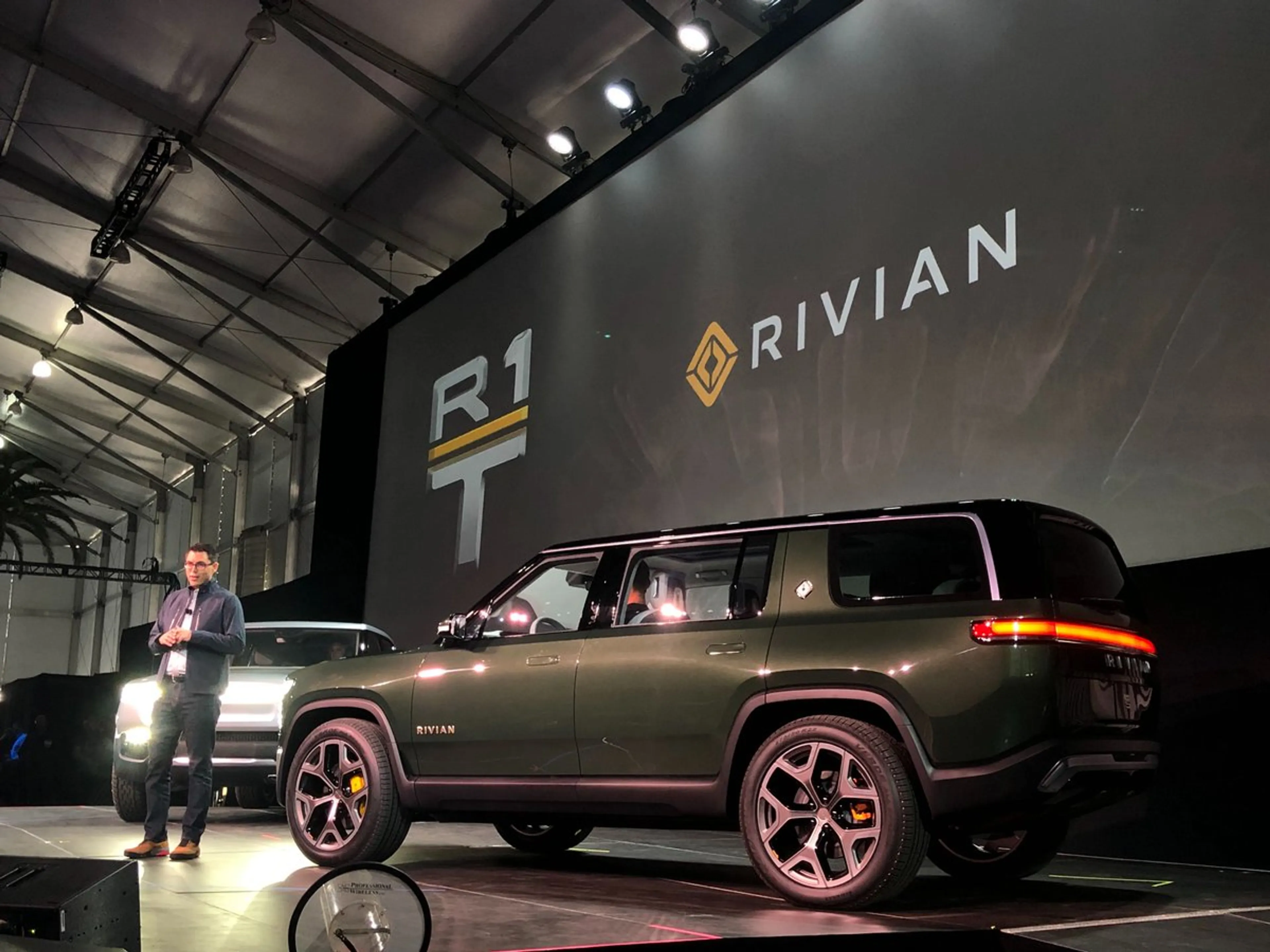 Капитал - Производитель электрокаров Rivian увеличил свои поставки