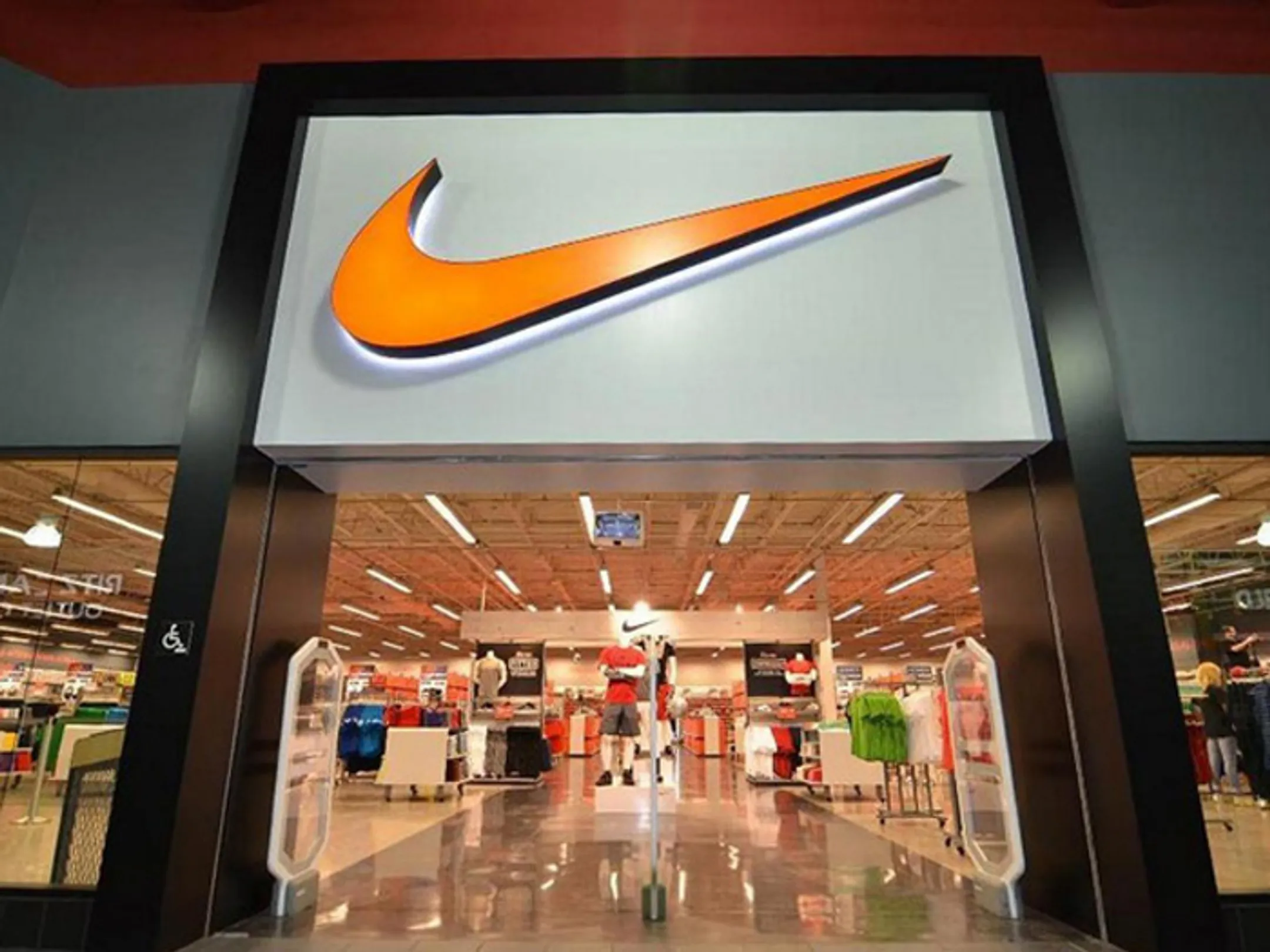 Nike назвали самым дорогим брендом одежды в 2018 году - Image Kapital.kz