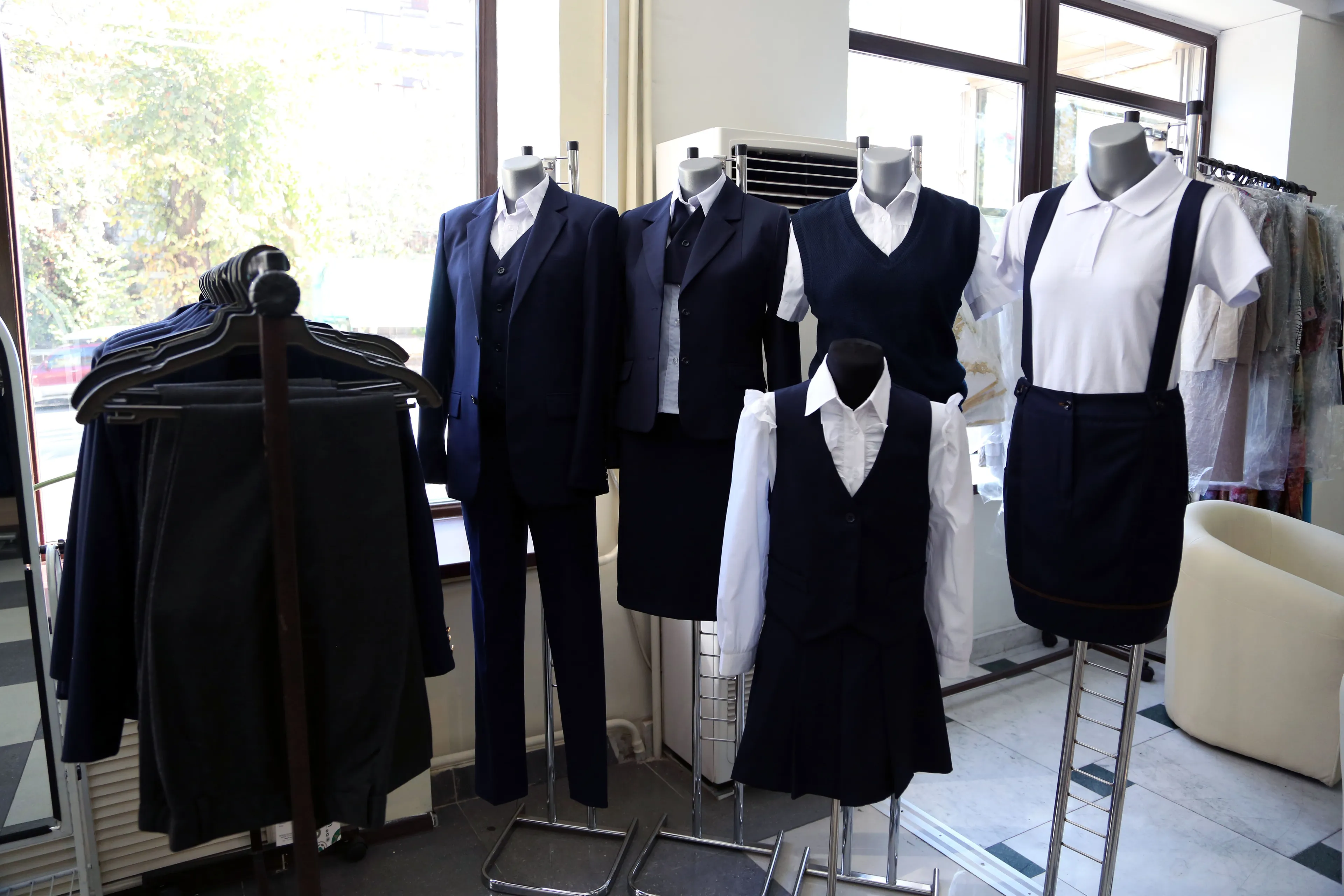 Капитал - Школьная форма за 13 тысяч тенге