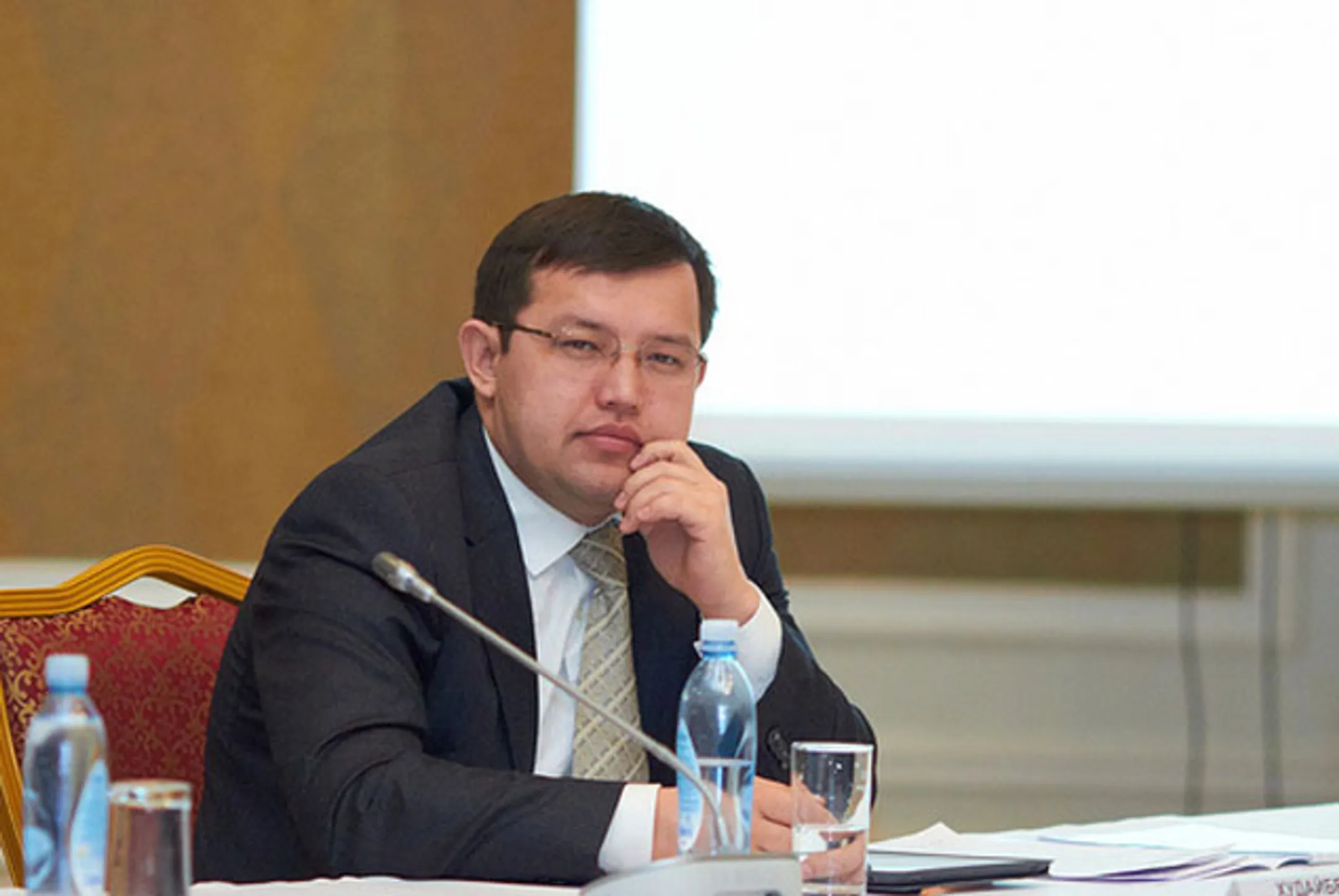 Нельзя отпускать валюту в свободное плавание в период нестабильности - Image Kapital.kz