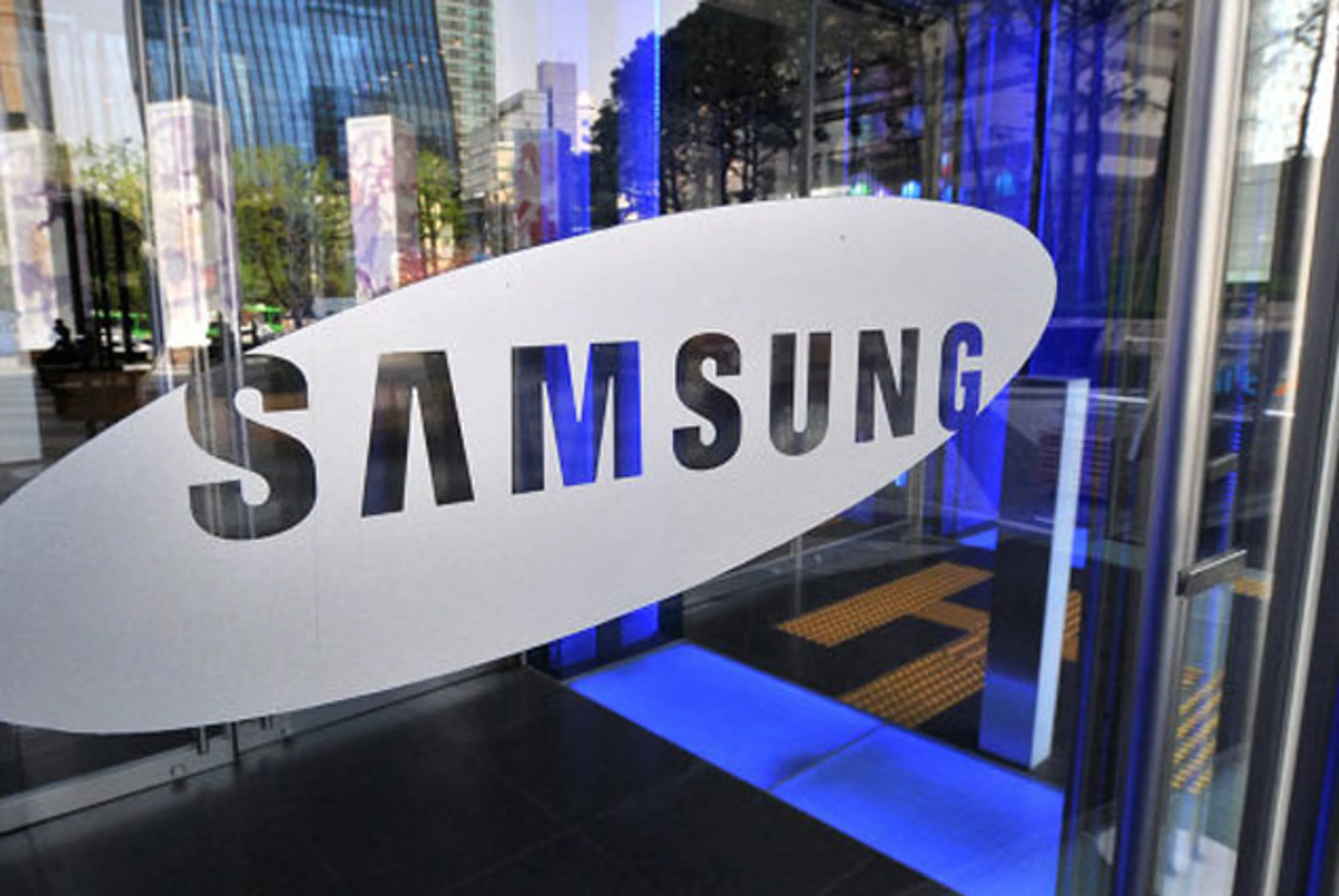 Капитал - Менеджеров Samsung заподозрили в махинациях