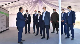 Капитал - Президент посетил солнечную электростанцию